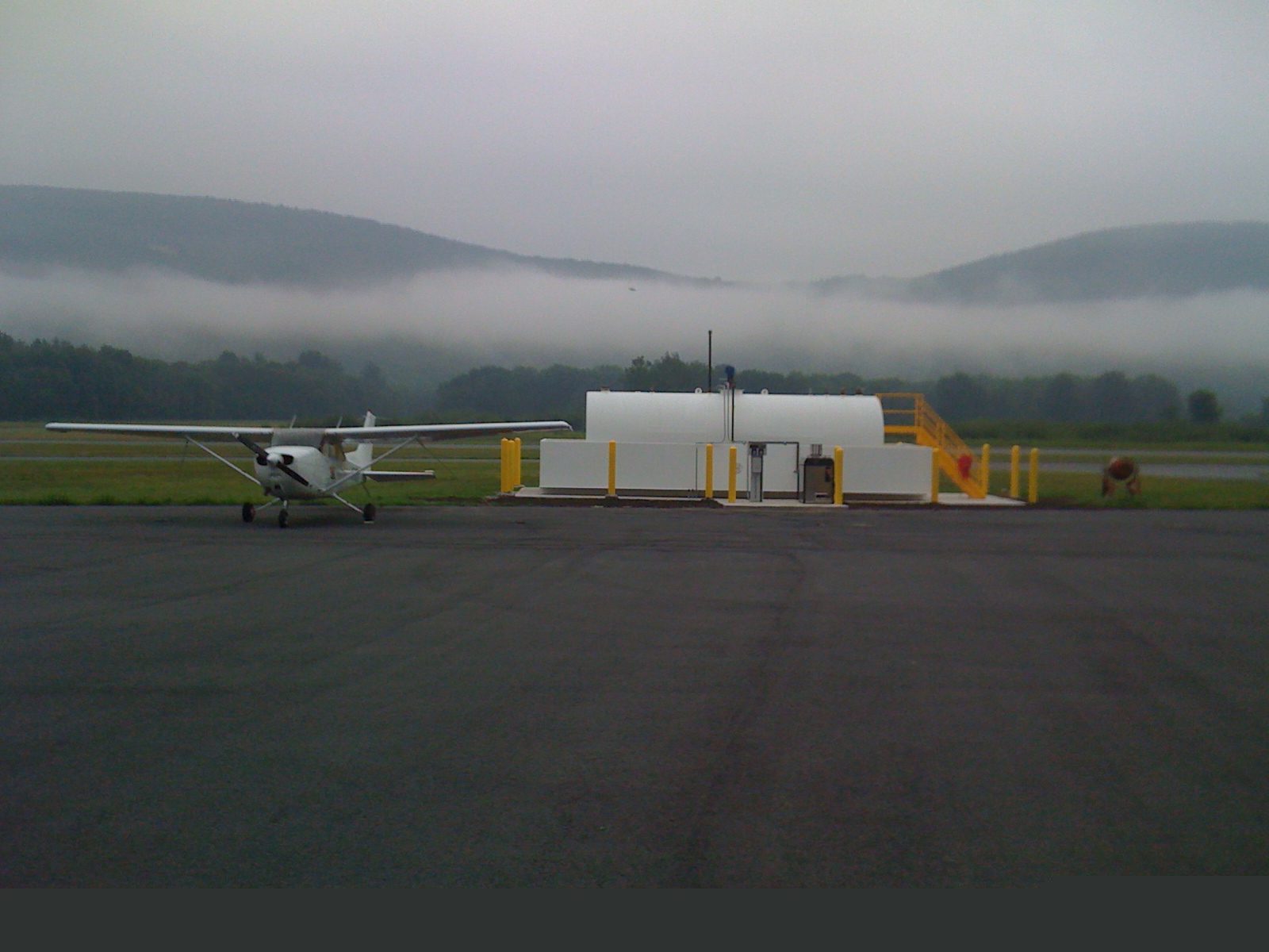 avgas fuel tank install by Wurtsboro Electric @ KN82